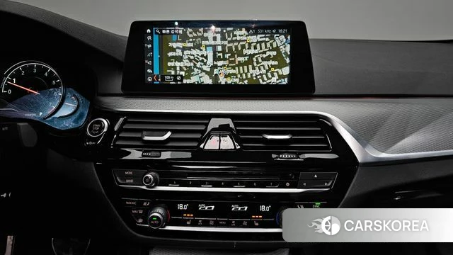 BMW 5 Series (G30) 2018 Белый из Кореи, фото 4