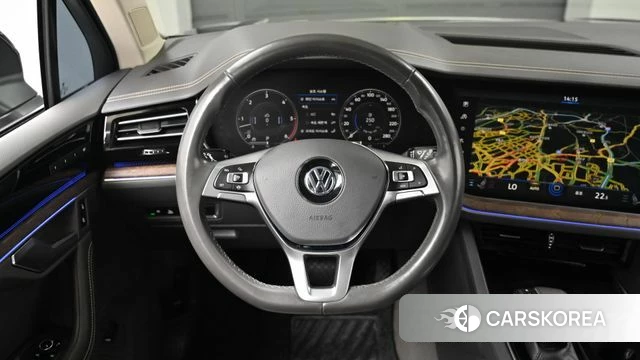 Volkswagen Touareg 3rd generation 2020 Черный из Кореи, фото 4
