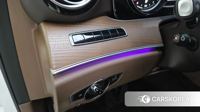 Mercedes-Benz E-Class W213 2019 Белый из Кореи, фото 4