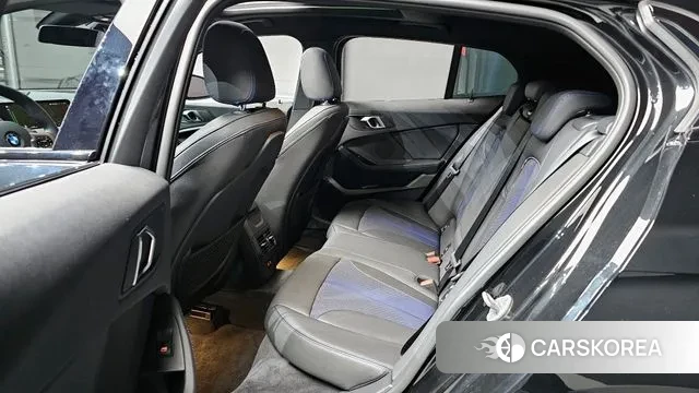 BMW 1 Series (F40) 2024 Черный из Кореи, фото 4