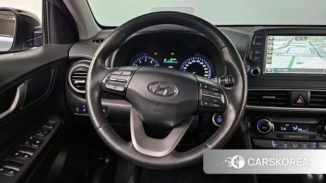 Hyundai Kona 2018 Светло-серебряный цвет из Кореи, фото 4