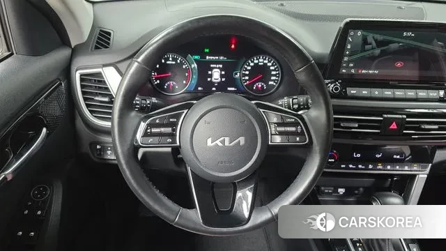 Kia Seltos 2022 Белый из Кореи, фото 4