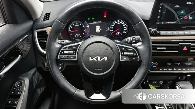 Kia Seltos 2022 Белый из Кореи, фото 4