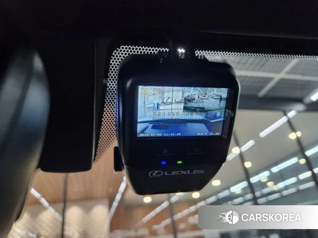 Lexus UX250h 2023 Белый из Кореи, фото 4