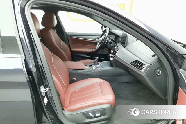 BMW 5 series 2021 Черный из Китая, фото 4