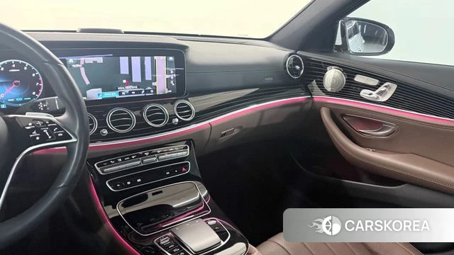 Mercedes-Benz E-Class W213 2023 Белый из Кореи, фото 4