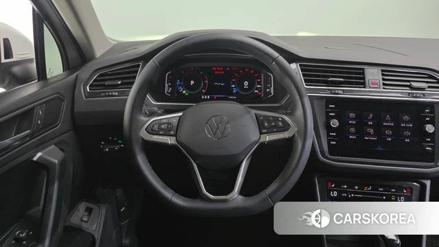 Volkswagen Tiguan second Generation 2021 Белый из Кореи, фото 4