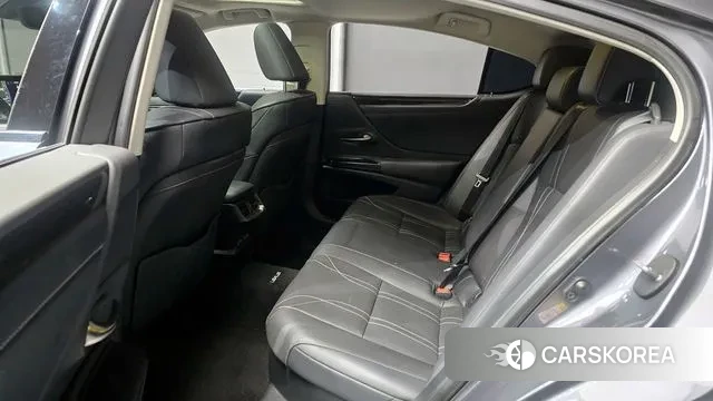 Lexus ES300h 7th generation 2019 Серый из Кореи, фото 4