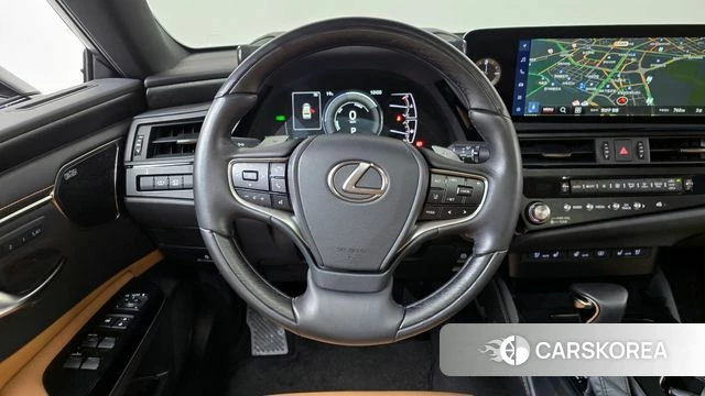 Lexus ES300h 7th generation 2024 Белый из Кореи, фото 4