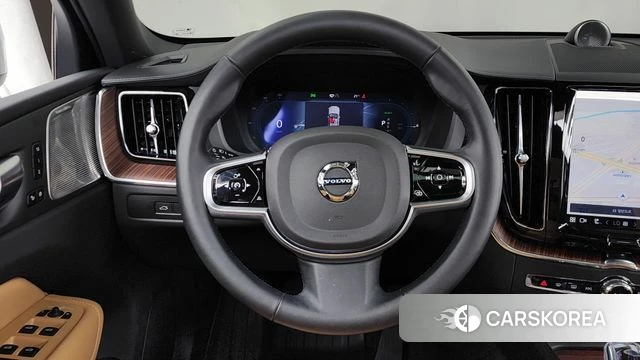 Volvo XC60 second Generation 2025 Белый из Кореи, фото 4