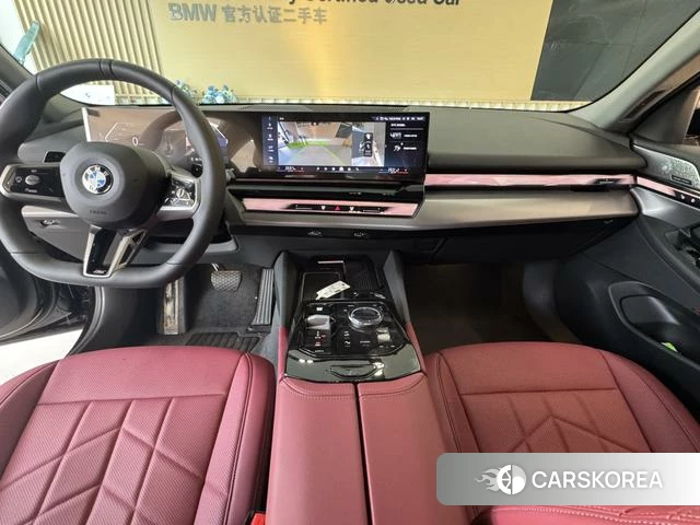 BMW 5 series 2025 Черный из Китая, фото 4