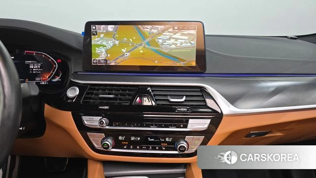 BMW 5 Series (G30) 2023 Черный из Кореи, фото 4