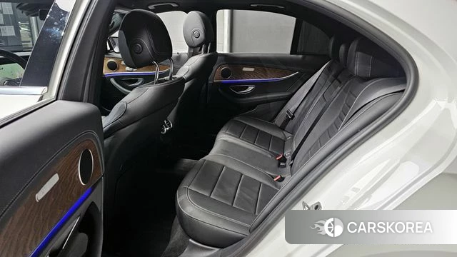 Mercedes-Benz E-Class W213 2023 Белый из Кореи, фото 4
