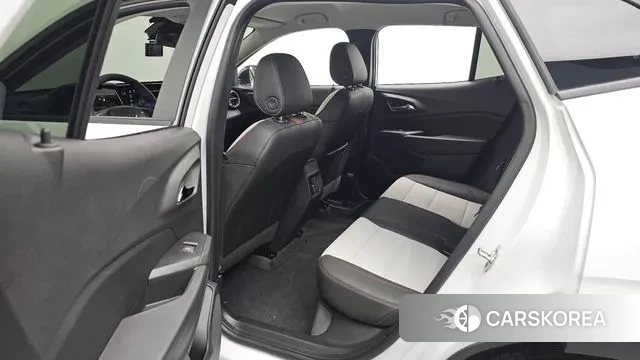 Chevrolet (GM Daewoo) Trax Crossover 2025 Белый из Кореи, фото 4