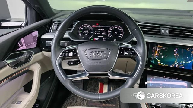 Audi e-Tron 2021 Черный из Кореи, фото 4