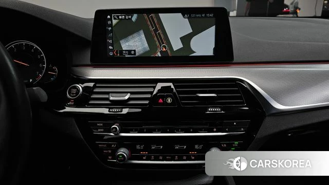 BMW 5 Series (G30) 2018 Белый из Кореи, фото 4