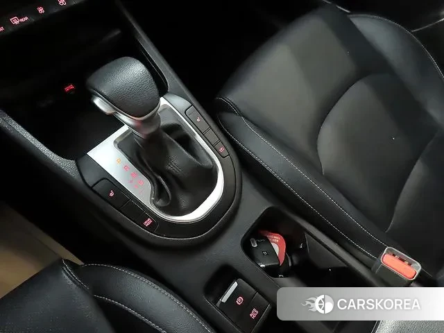 Kia The New K3 2nd generation 2021 Белый из Кореи, фото 4