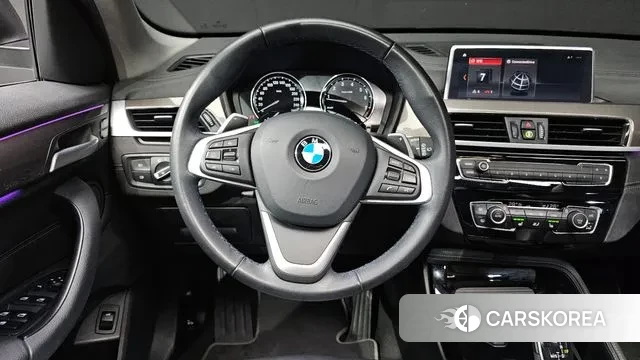 BMW X1 (F48) 2021 Черный из Кореи, фото 4