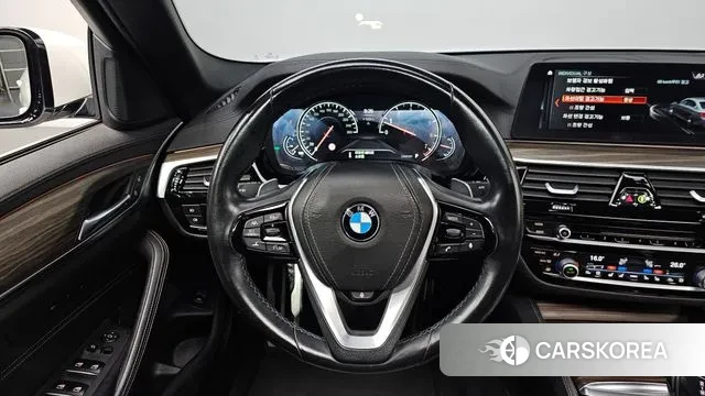 BMW 5 Series (G30) 2018 Белый из Кореи, фото 4