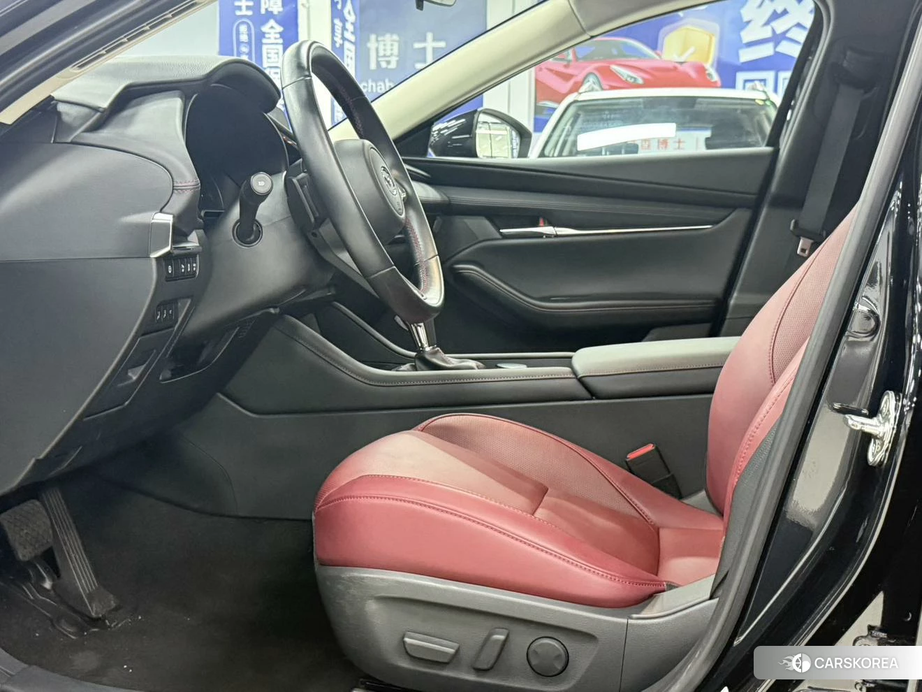 Mazda 3 2022 Черный из Китая, фото 4