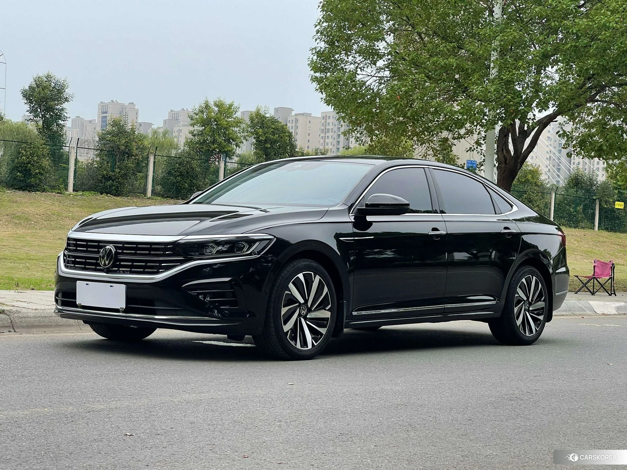 Volkswagen Passat 2023 Черный из Китая, фото 4