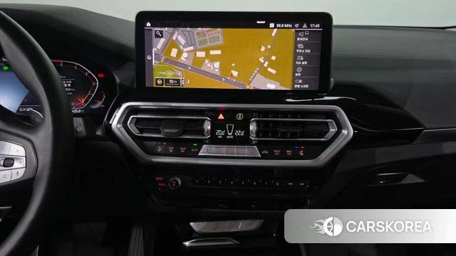 BMW X3 (G01) 2022 Черный из Кореи, фото 4