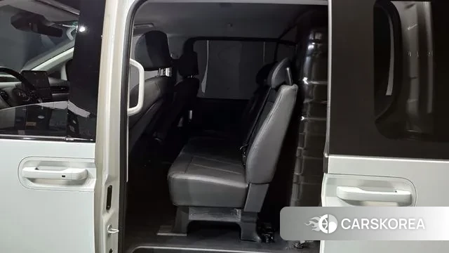 Hyundai Staria 2025 Белый из Кореи, фото 4