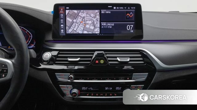 BMW 5 Series (G30) 2022 Серебристо-серый из Кореи, фото 4