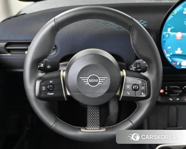Mini Cooper C 4th generation 2024 Темно-зеленый из Кореи, фото 4