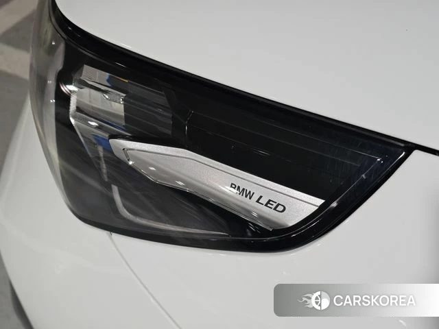 BMW 5 Series (G60) 2024 Белый из Кореи, фото 4