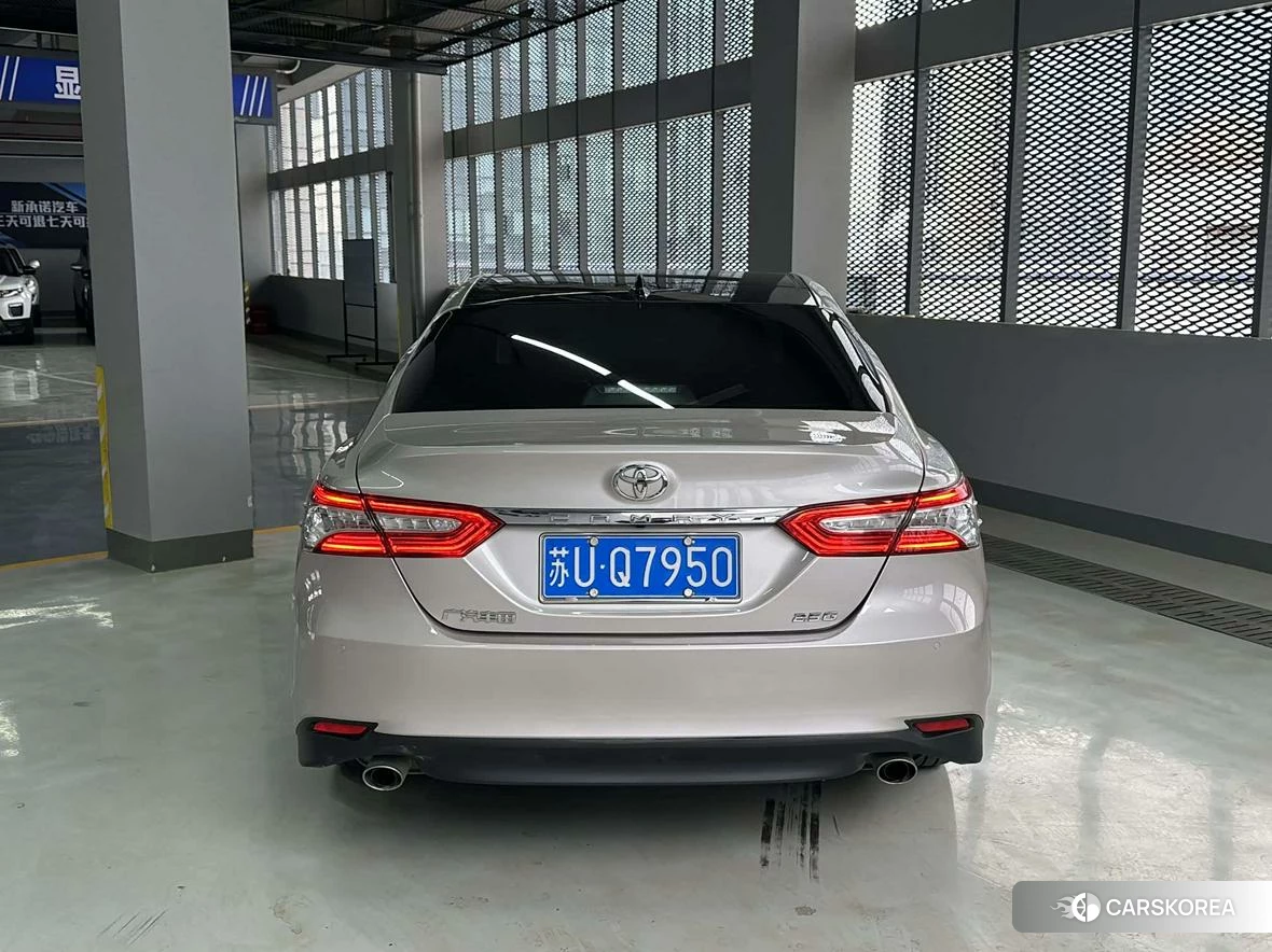 Toyota Camry 2021 Шампань из Китая, фото 4