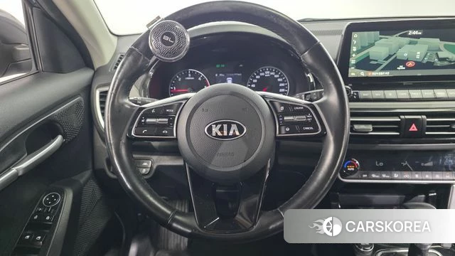 Kia Seltos 2021 Серый из Кореи, фото 4