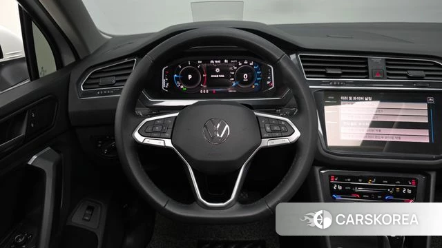 Volkswagen Tiguan second Generation 2022 Белый из Кореи, фото 4