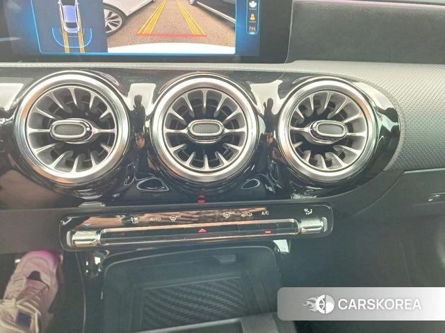 Mercedes-Benz A-Class W177 2024 Белый из Кореи, фото 4