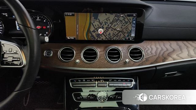 Mercedes-Benz E-Class W213 2019 Белый из Кореи, фото 4