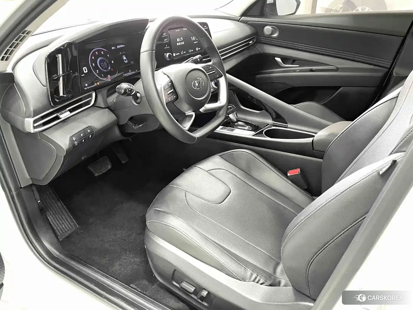 Hyundai Elantra 2023 Белый из Китая, фото 5