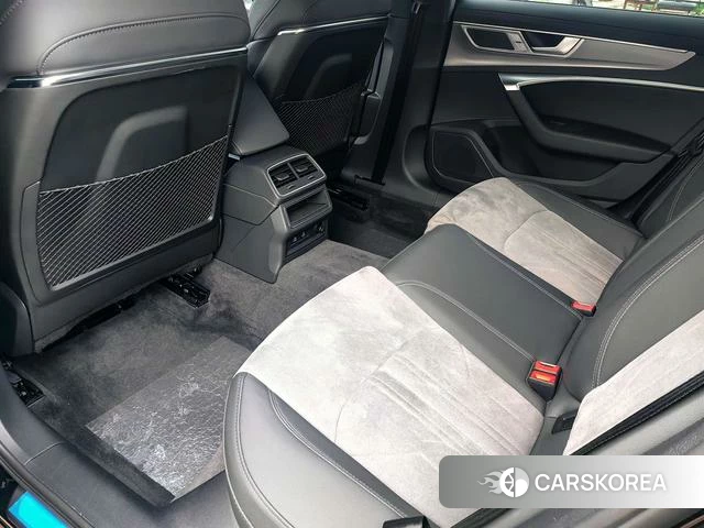 Audi A6L 2022 Черный из Китая, фото 4