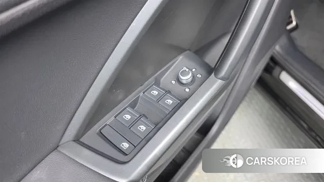 Audi Q3 (F3) 2022 Черный из Кореи, фото 4