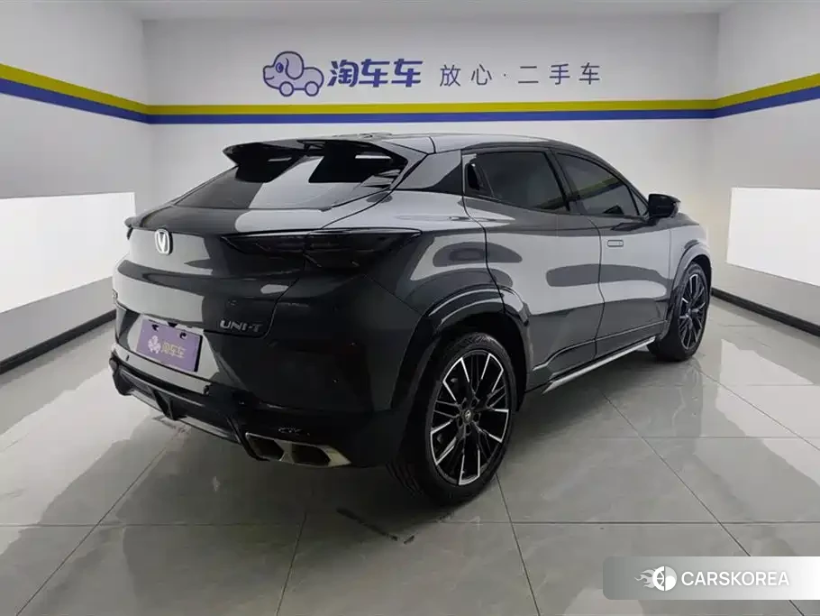 Chang'an Changan UNI-T 2023 Silver/gray из Китая, фото 4
