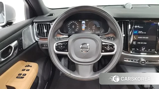 Volvo V60 Cross-Country 2nd Generation 2021 Серебряный из Кореи, фото 4