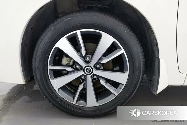 Nissan Bluebird 2021 Белый из Китая, фото 4