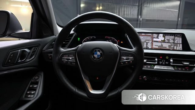 BMW 1 Series (F40) 2023 Черный из Кореи, фото 4