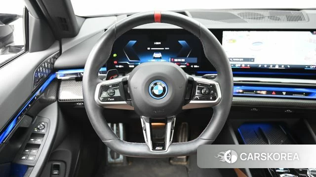 BMW i5 (G60) 2023 Белый из Кореи, фото 4