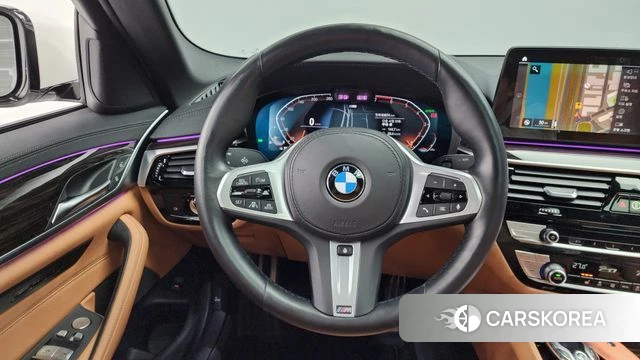 BMW 5 Series (G30) 2022 Белый из Кореи, фото 4