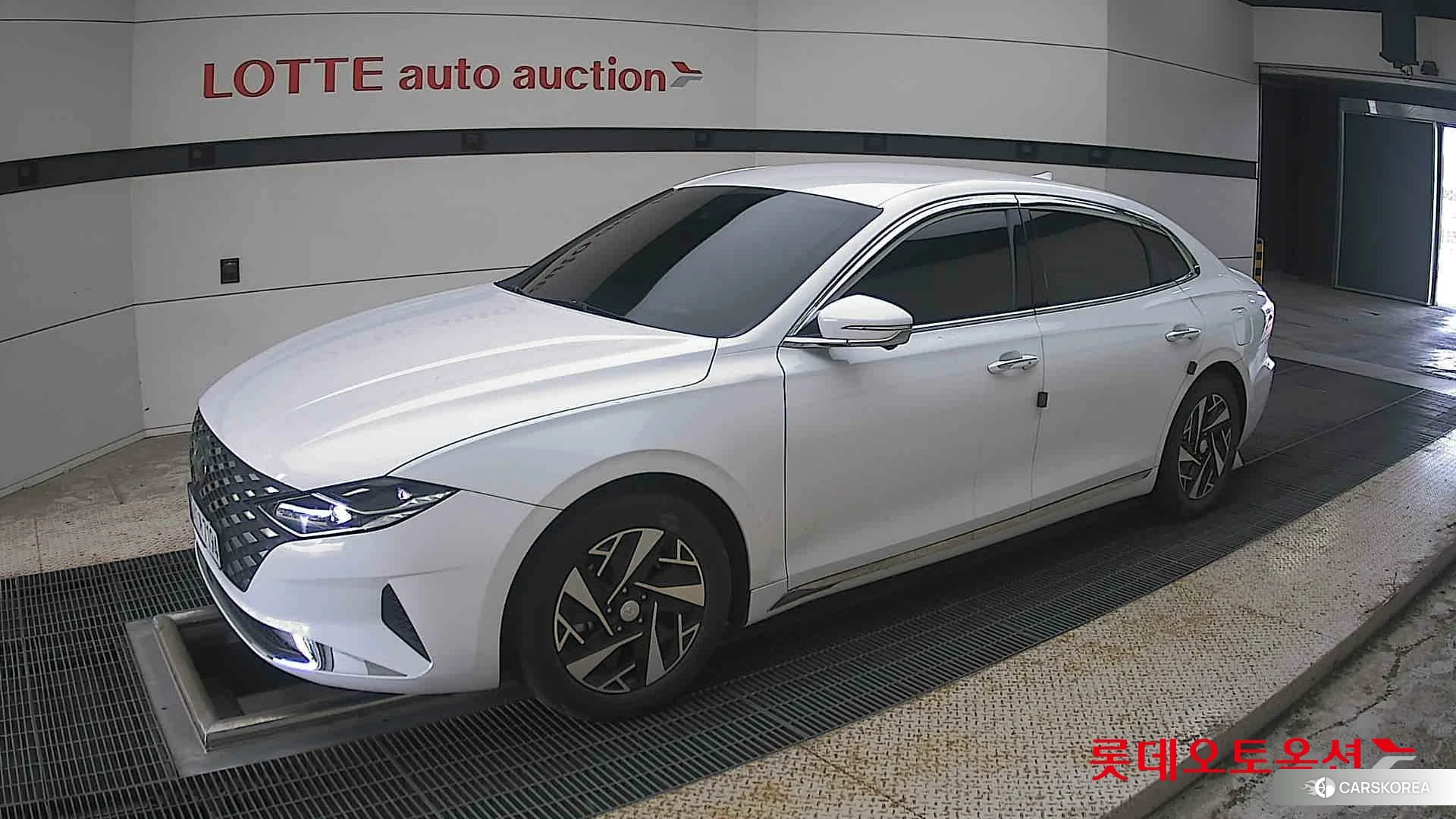 Hyundai Grandeur Hybrid 2023 Белый из Кореи, фото 4