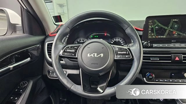 Kia Seltos 2022 Белый из Кореи, фото 4