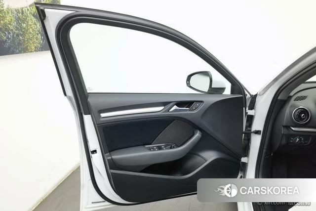 Audi A3 2019 Белый из Китая, фото 4