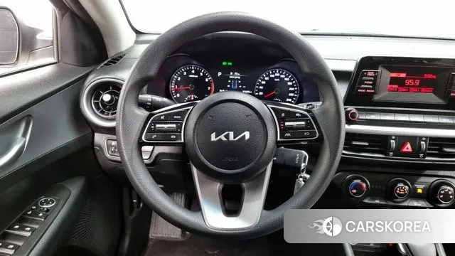 Kia The New K3 2nd generation 2022 Белый из Кореи, фото 4