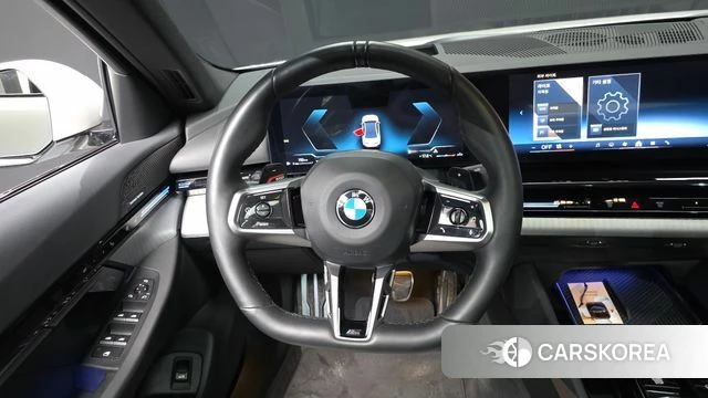 BMW 5 Series (G60) 2024 Белый из Кореи, фото 4