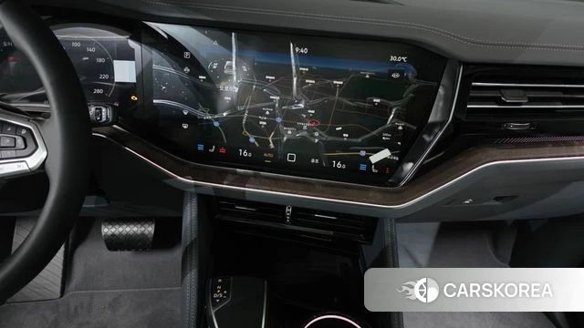Volkswagen Touareg 3rd generation 2025 Белый из Кореи, фото 4